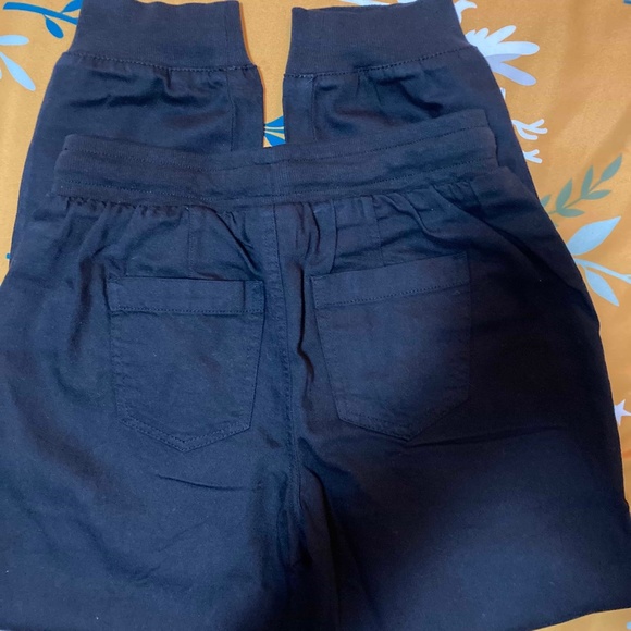 Cropped pants with back pockets - Picture 5 of 6